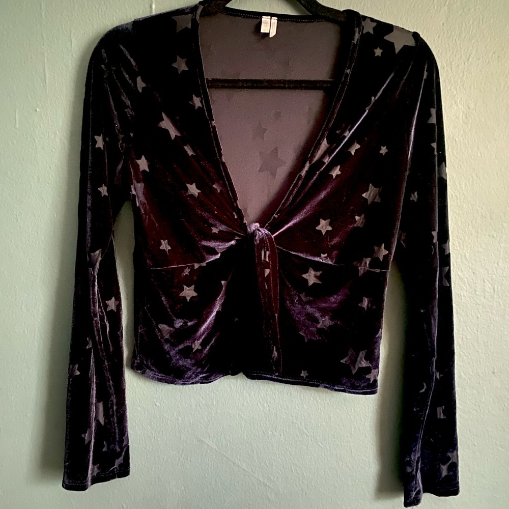 UO Long-sleeve V-Neck GNO Top